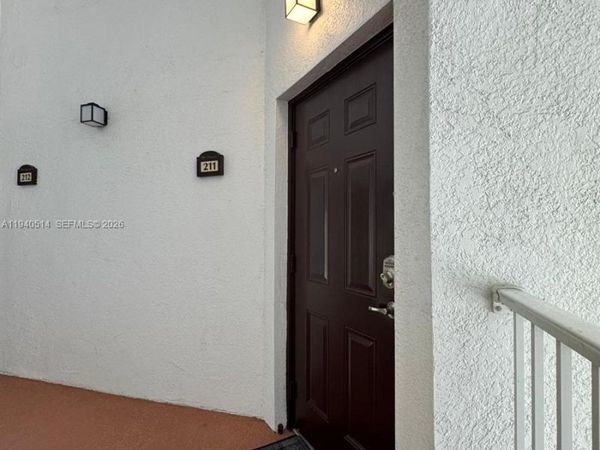 8800 NW 97th Ave, Unit 211, Doral, FL 33178