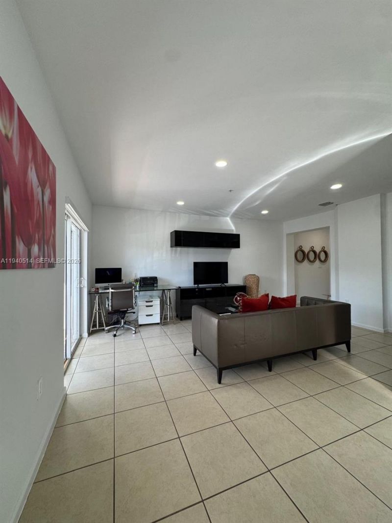 8800 NW 97th Ave, Unit 211, Doral, FL 33178 Photo