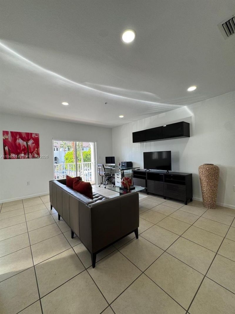 8800 NW 97th Ave, Unit 211, Doral, FL 33178 Photo