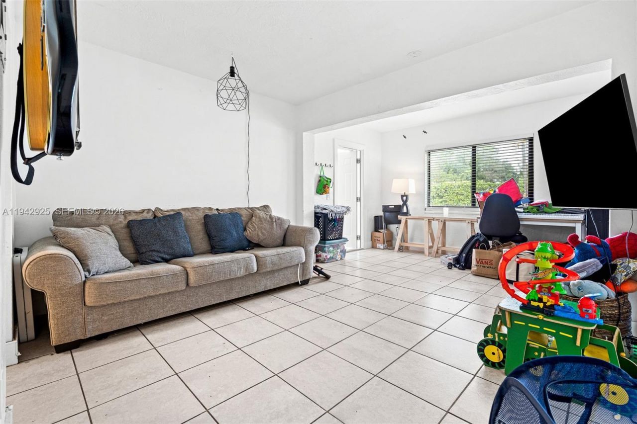 5844 Garfield St , Hollywood, FL 33021 Photo