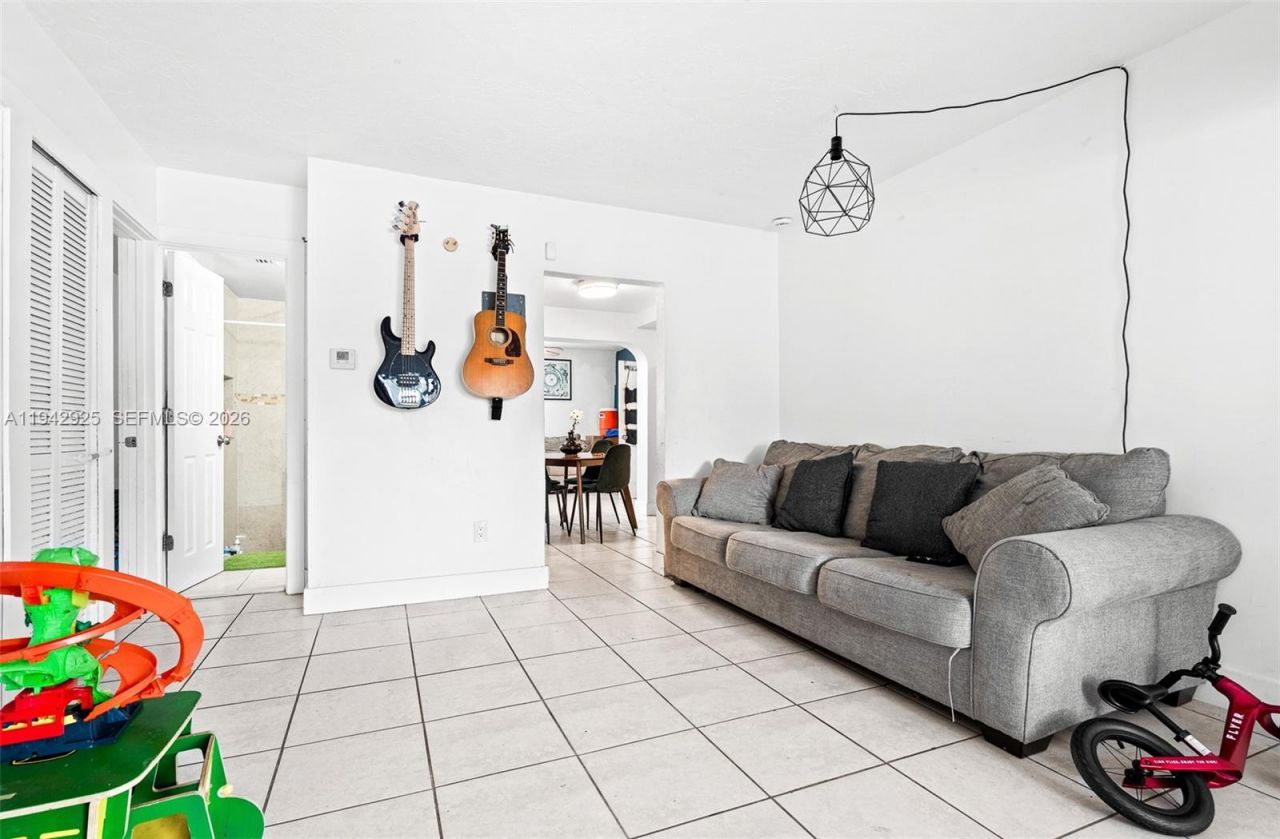 5844 Garfield St , Hollywood, FL 33021 Photo