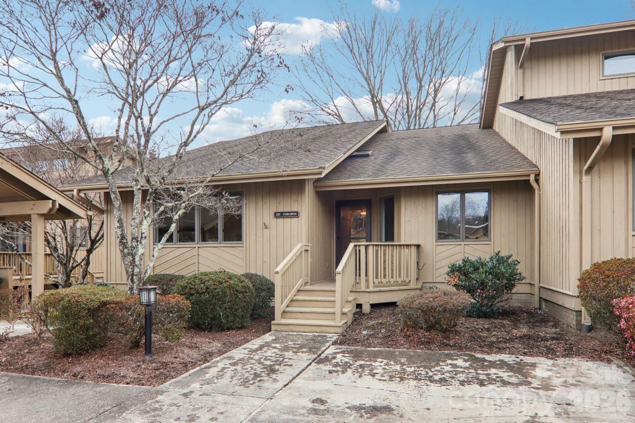 205 Wild Oak Lane, Hendersonville, NC 28791 Main Photo