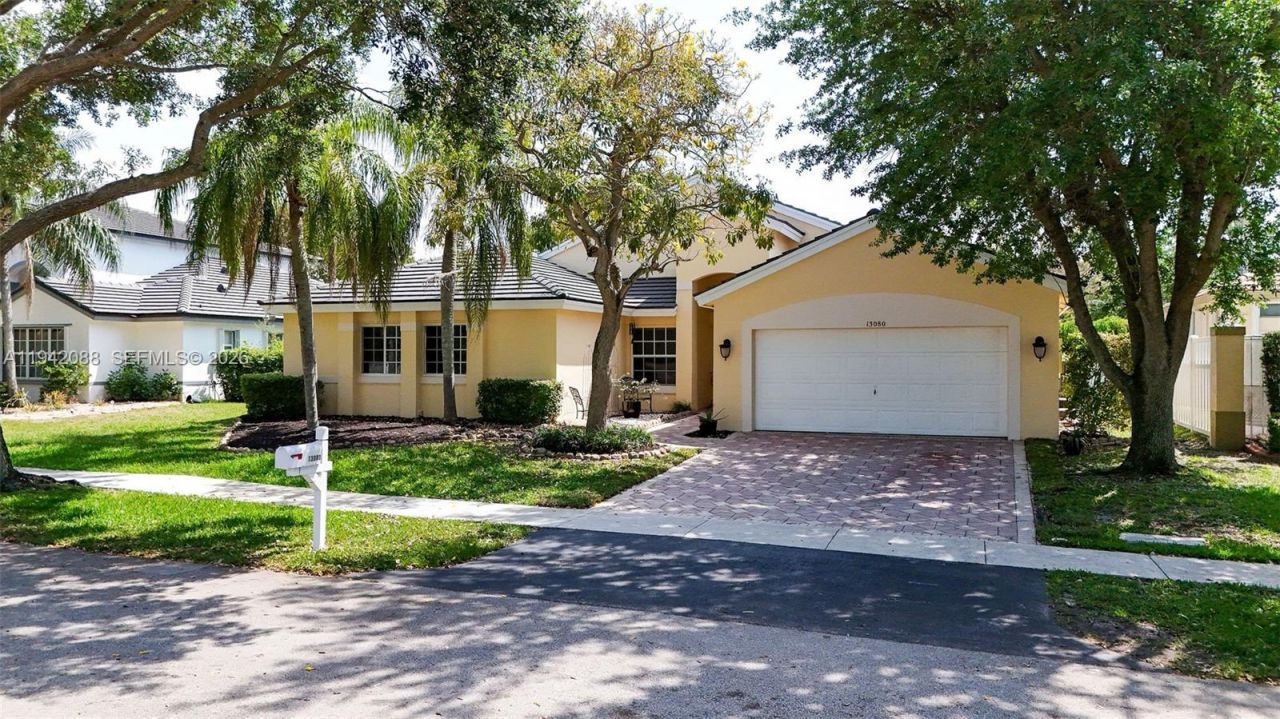 13080 NW 8th Ct, Sunrise, FL 33325 Photo