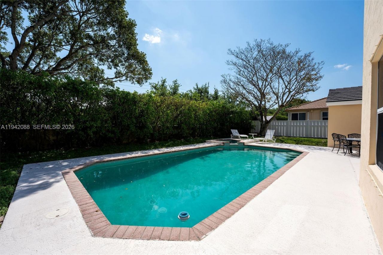 13080 NW 8th Ct, Sunrise, FL 33325 Photo