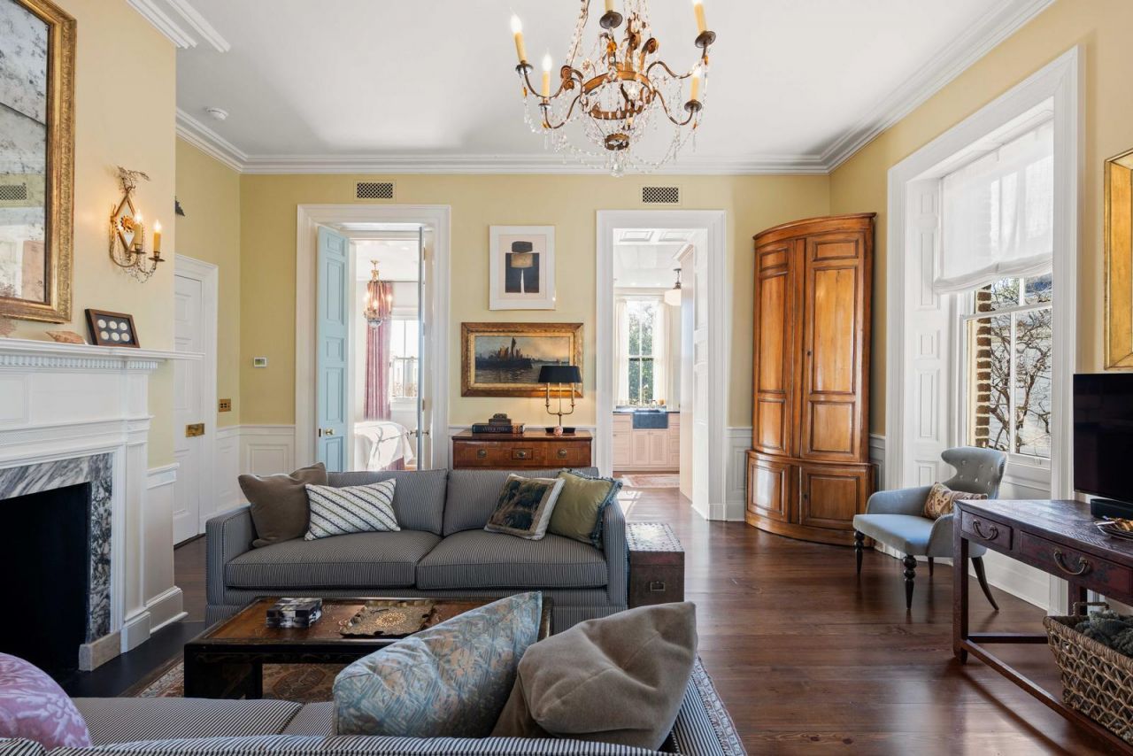 55 Laurens Street Photo 10