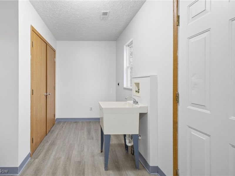 127 Blackburn Street, Campbell, OH 44405 Photo 12