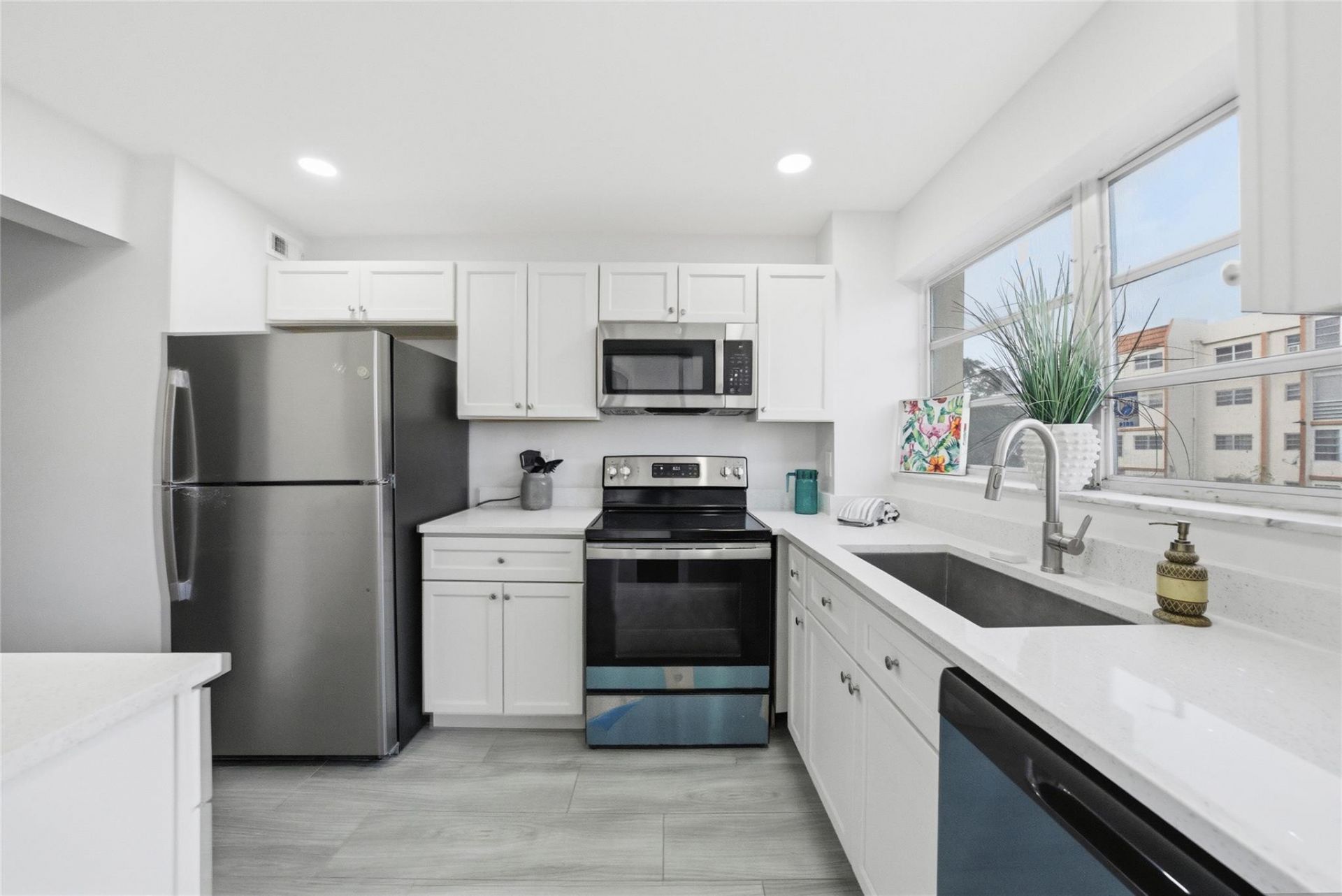 2201 NW 41st Avenue, Unit 209, Lauderhill, FL 33313 Photo