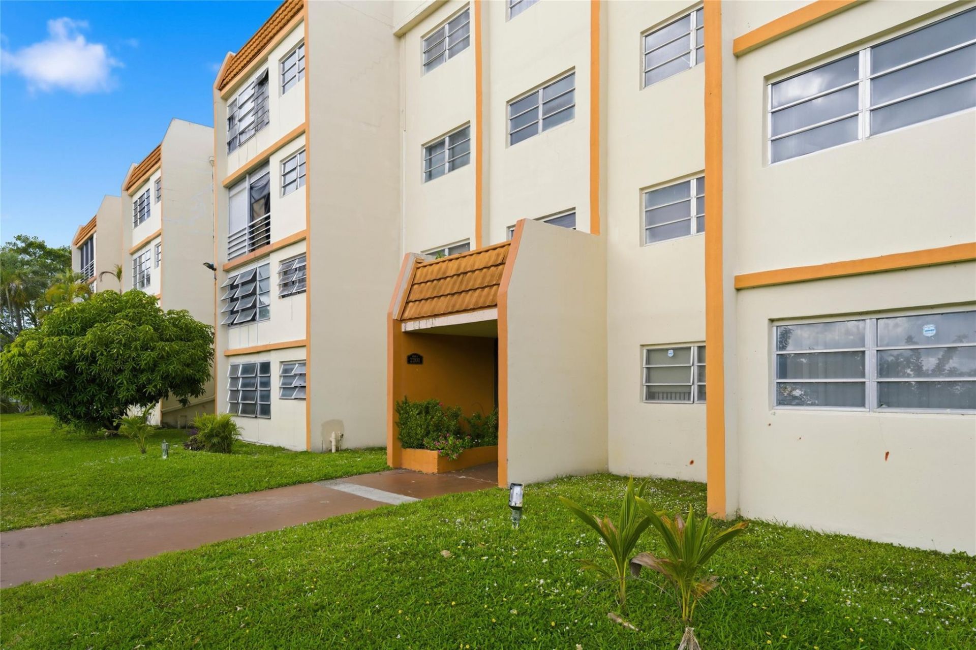 2201 NW 41st Avenue, Unit 209, Lauderhill, FL 33313 Photo