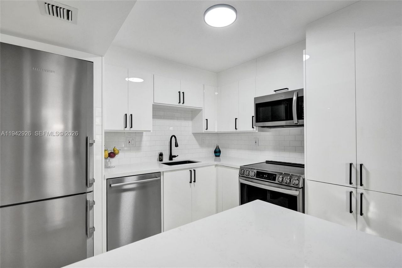 1849 S Ocean Dr, Unit 408, Hallandale Beach, FL 33009 Photo