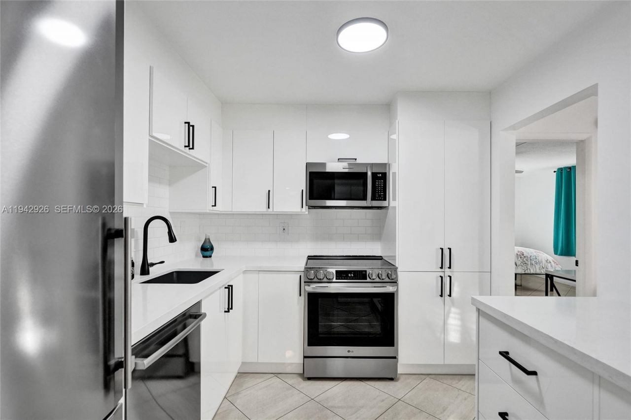 1849 S Ocean Dr, Unit 408, Hallandale Beach, FL 33009 Photo