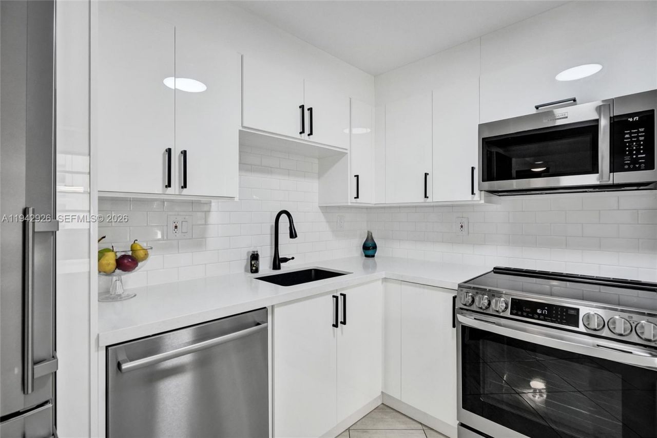 1849 S Ocean Dr, Unit 408, Hallandale Beach, FL 33009 Photo