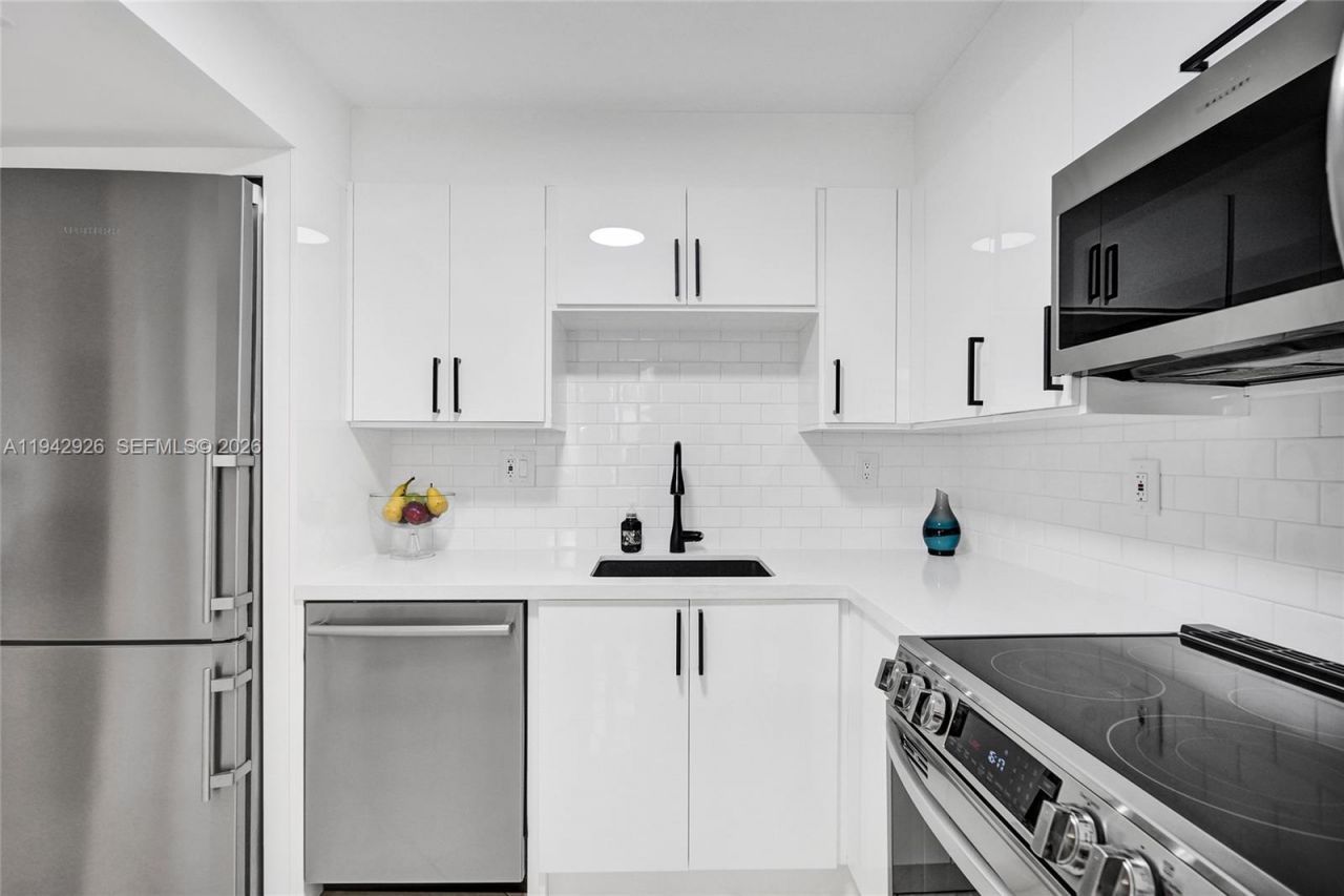 1849 S Ocean Dr, Unit 408, Hallandale Beach, FL 33009 Photo