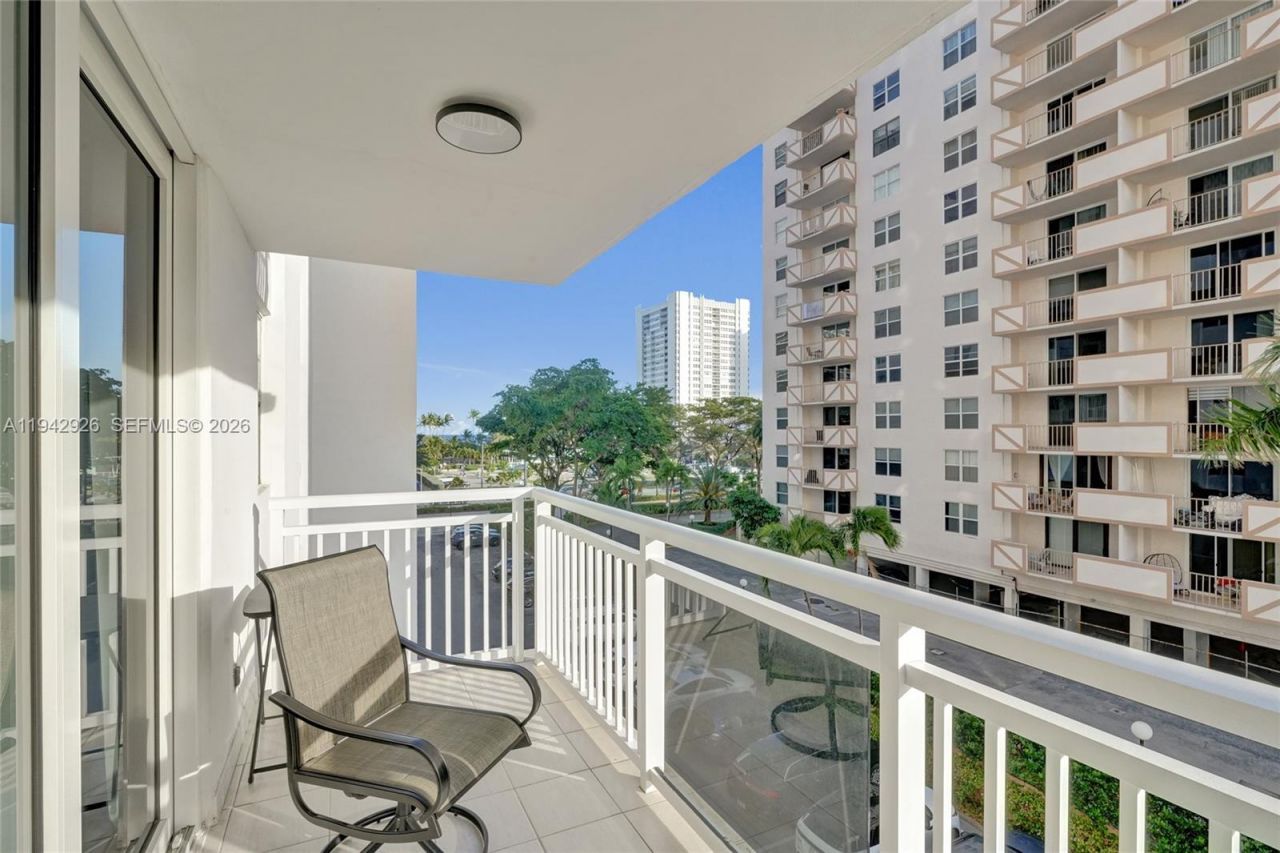 1849 S Ocean Dr, Unit 408, Hallandale Beach, FL 33009 Photo