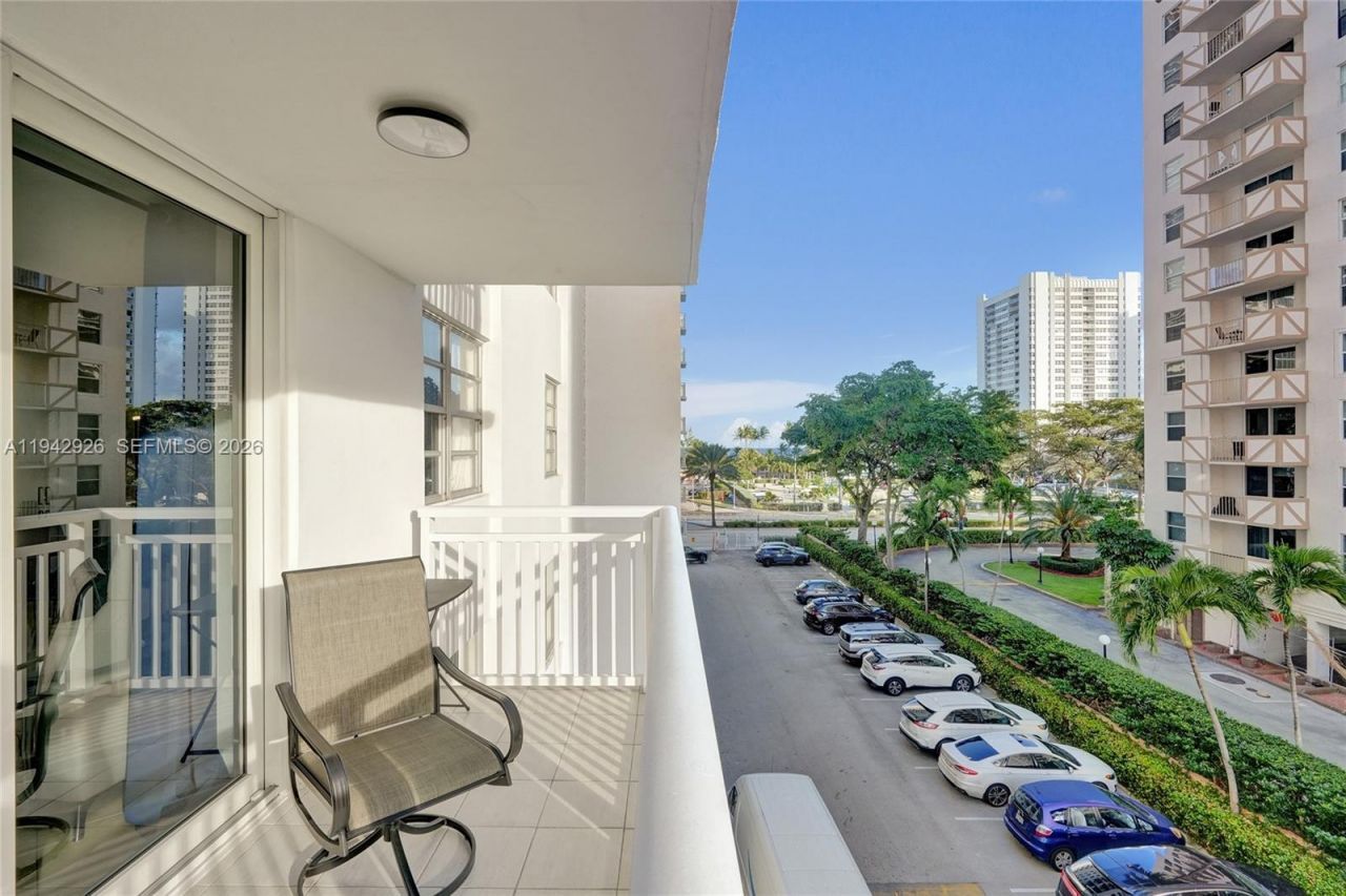 1849 S Ocean Dr, Unit 408, Hallandale Beach, FL 33009 Photo