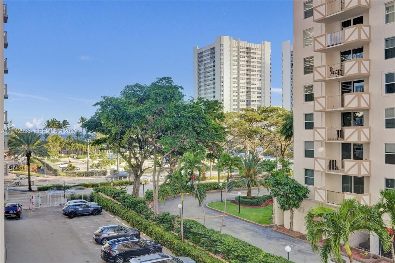 1849 S Ocean Dr, Unit 408, Hallandale Beach, FL 33009 Photo