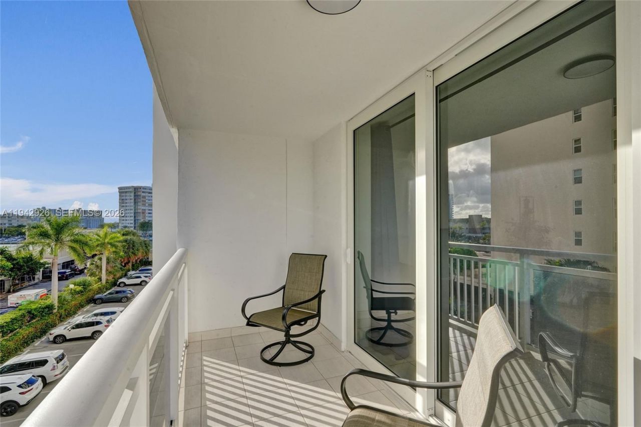 1849 S Ocean Dr, Unit 408, Hallandale Beach, FL 33009 Photo