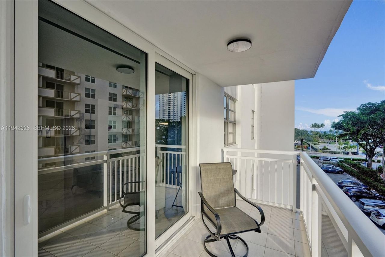 1849 S Ocean Dr, Unit 408, Hallandale Beach, FL 33009 Photo