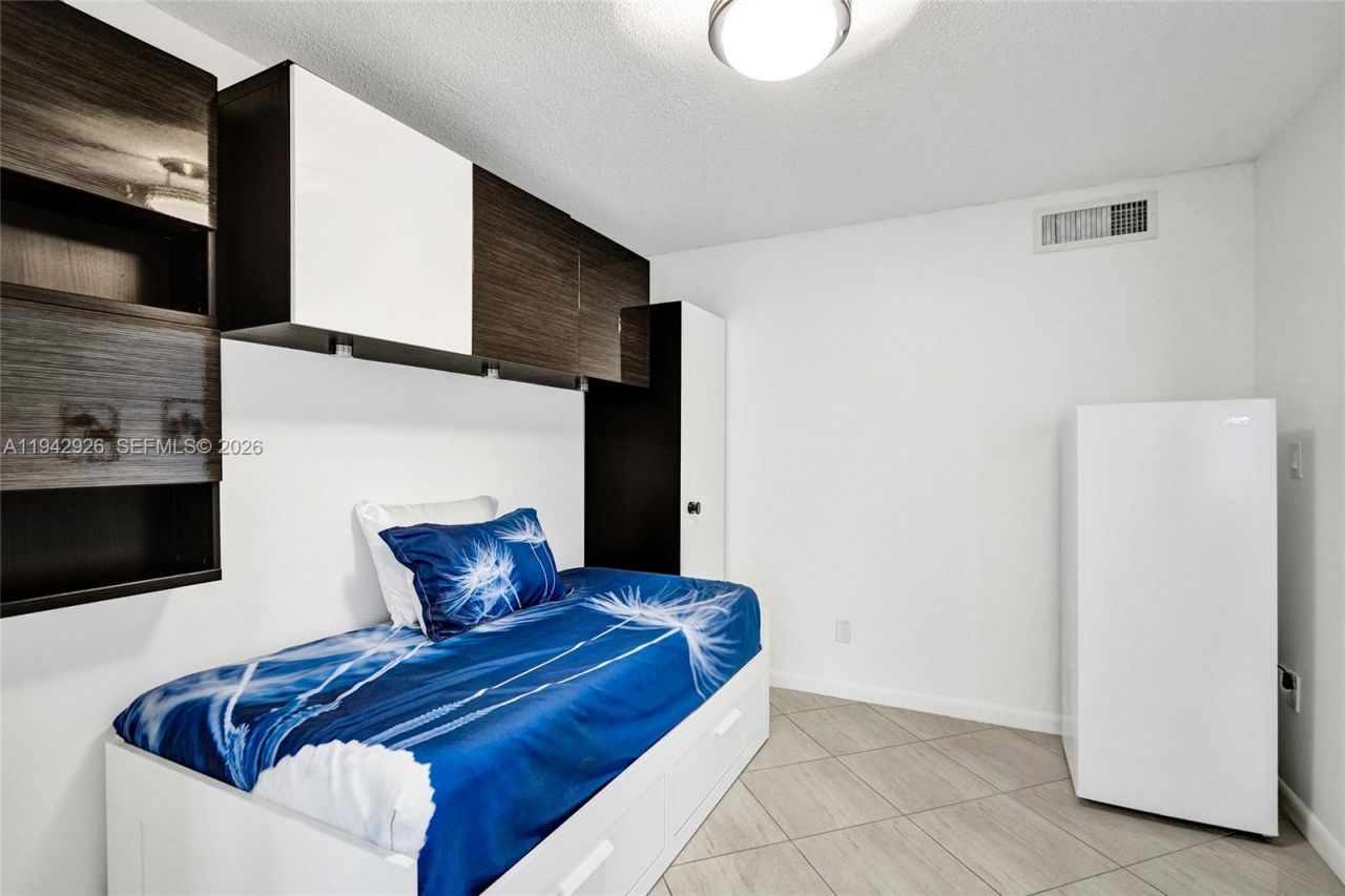 1849 S Ocean Dr, Unit 408, Hallandale Beach, FL 33009 Photo