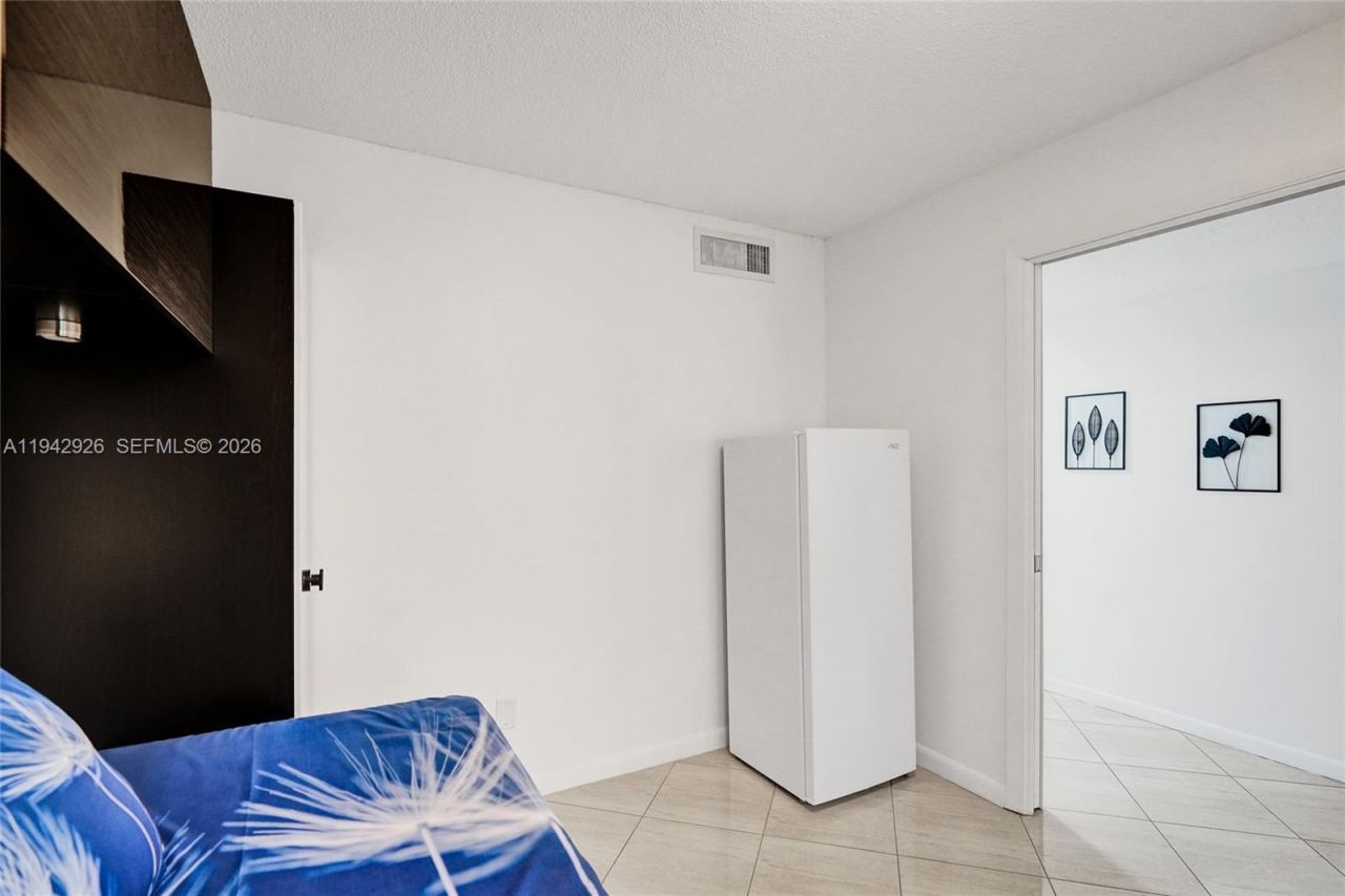 1849 S Ocean Dr, Unit 408, Hallandale Beach, FL 33009 Photo