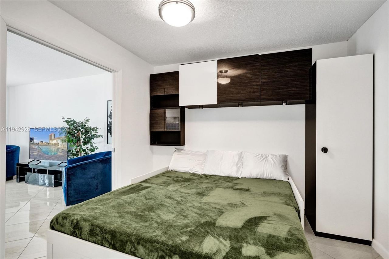 1849 S Ocean Dr, Unit 408, Hallandale Beach, FL 33009 Photo