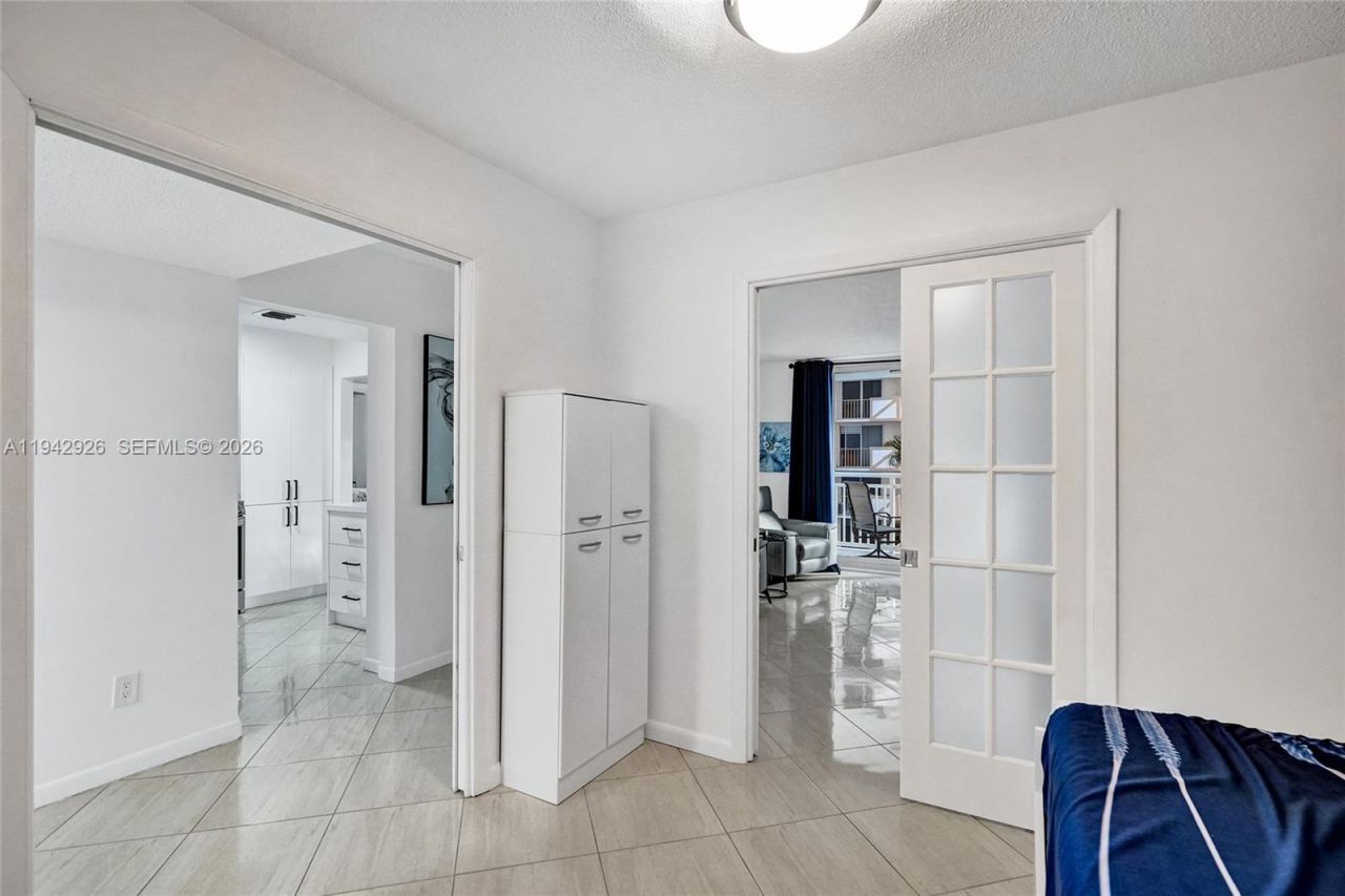 1849 S Ocean Dr, Unit 408, Hallandale Beach, FL 33009 Photo