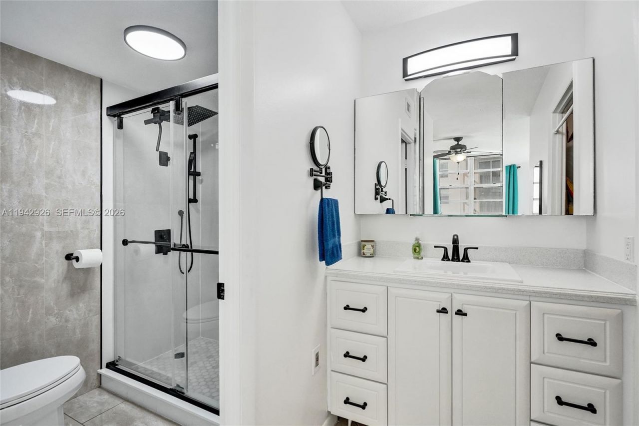 1849 S Ocean Dr, Unit 408, Hallandale Beach, FL 33009 Photo