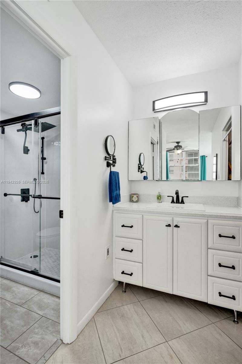 1849 S Ocean Dr, Unit 408, Hallandale Beach, FL 33009 Photo