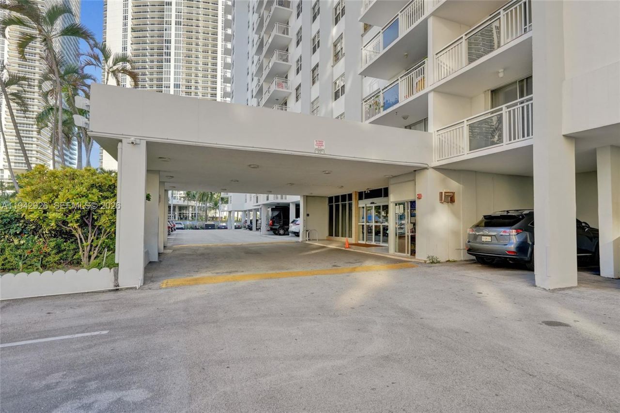 1849 S Ocean Dr, Unit 408, Hallandale Beach, FL 33009 Photo
