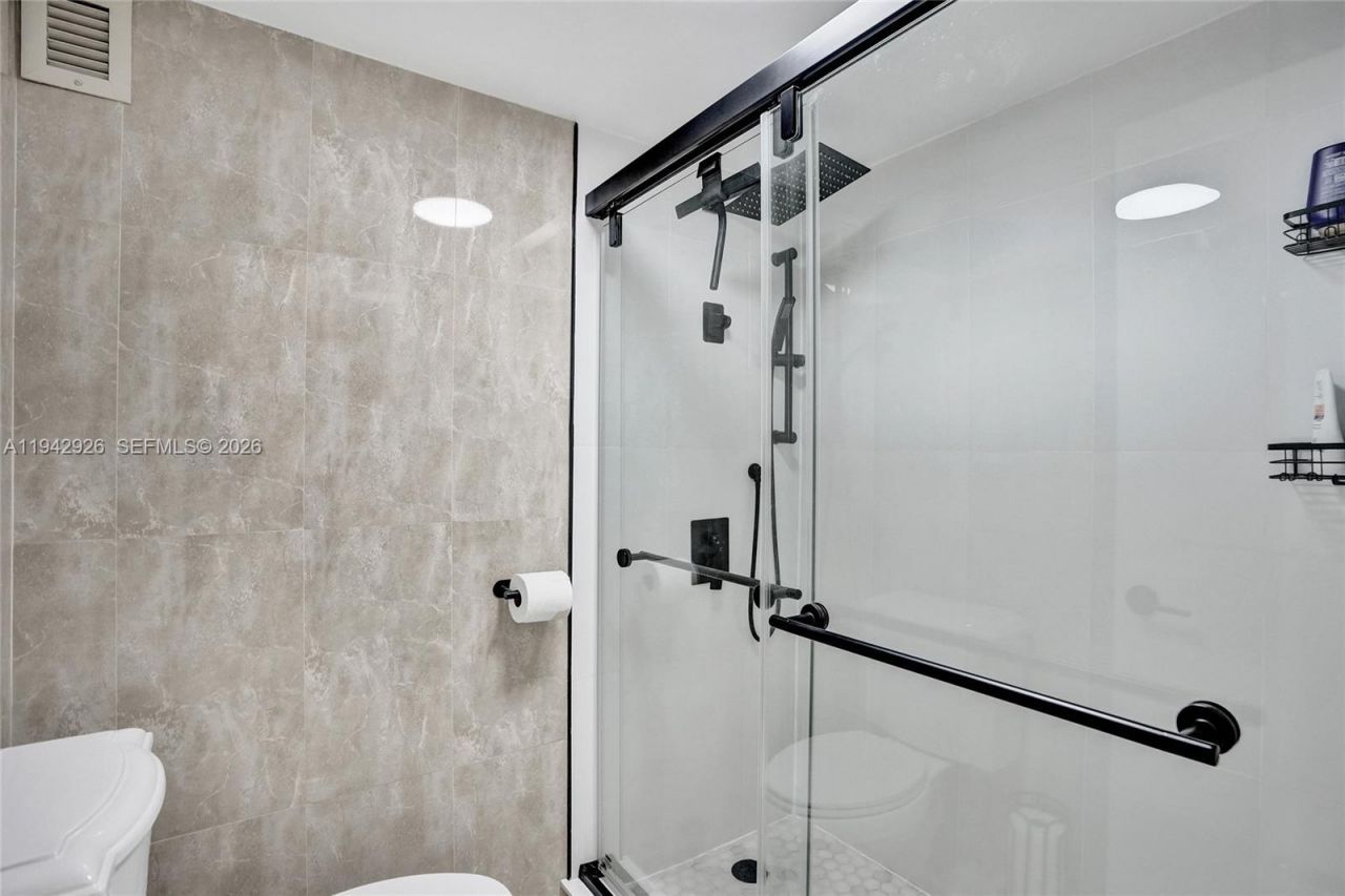 1849 S Ocean Dr, Unit 408, Hallandale Beach, FL 33009 Photo