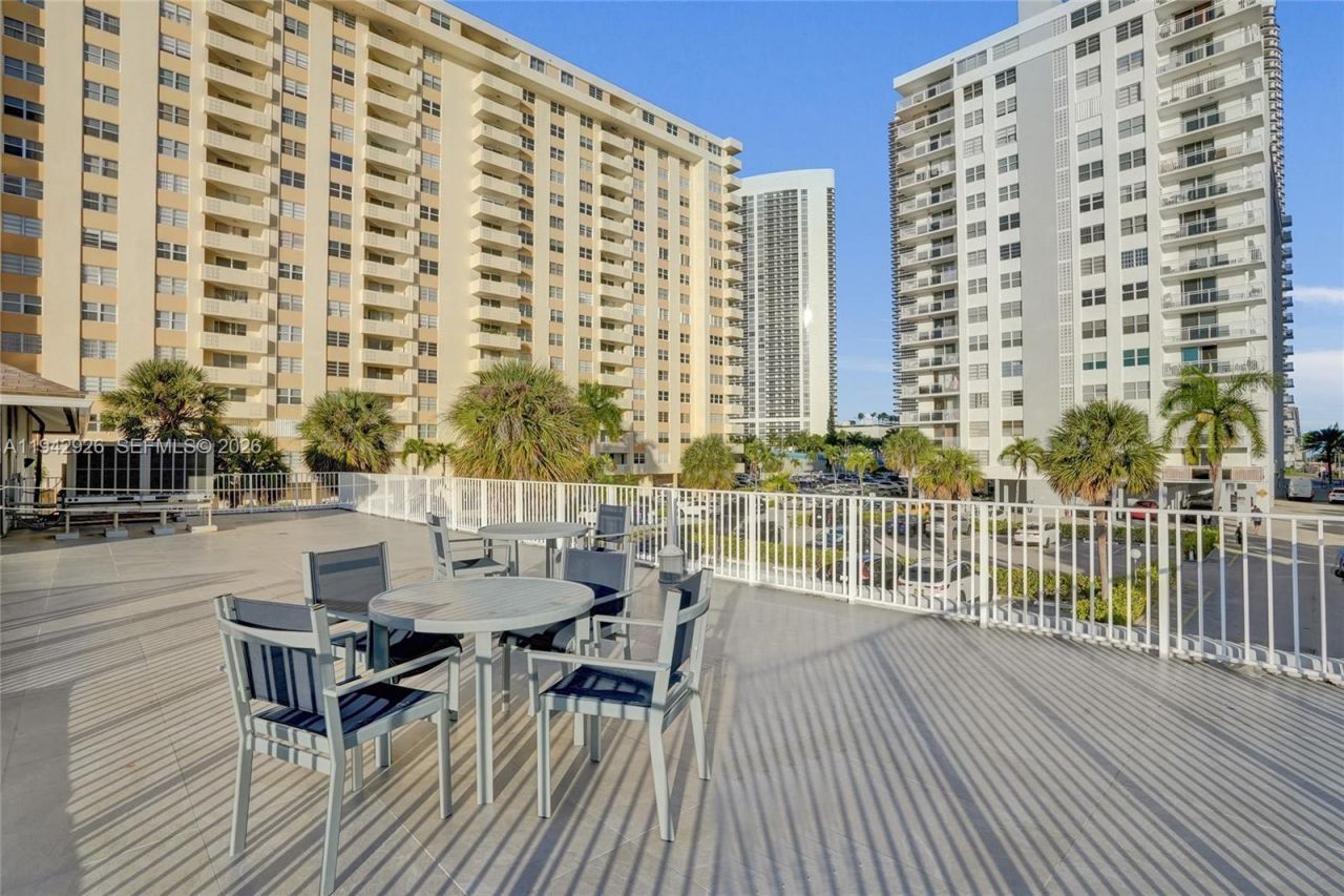 1849 S Ocean Dr, Unit 408, Hallandale Beach, FL 33009 Photo