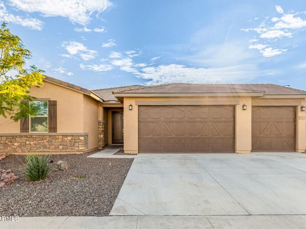 18083 W WOLF Street, Goodyear, AZ 85395
