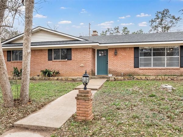 2208 Lake Forest Drive , Waco, TX 76708