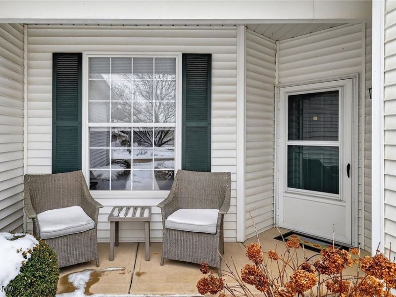 6873 Savannah Drive, North Ridgeville, OH 44039 Photo 2