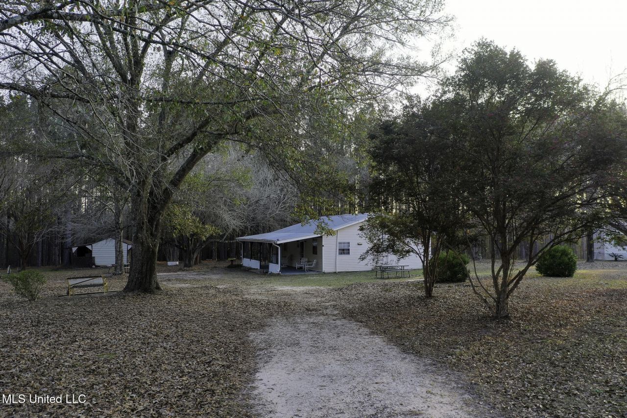627 Magnolia Road, Lumberton, MS 39455 Main Photo