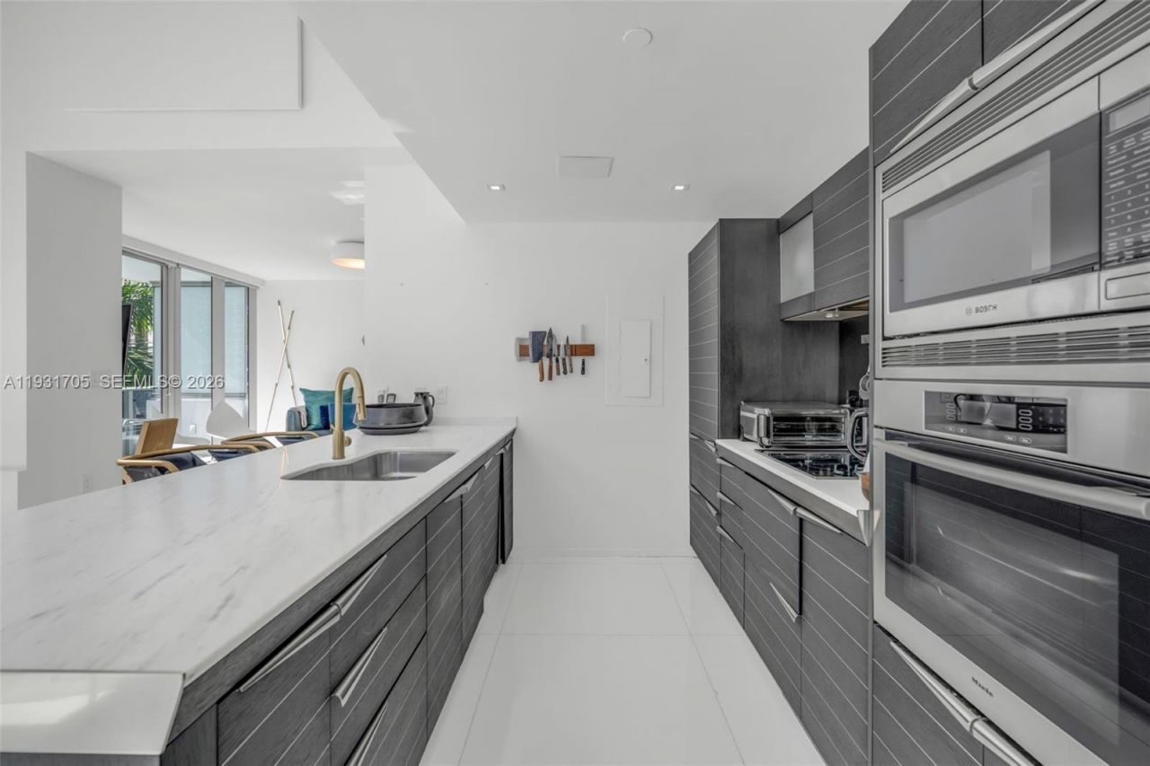 200 Biscayne Boulevard Way, Unit 309, Miami, FL 33131 Photo