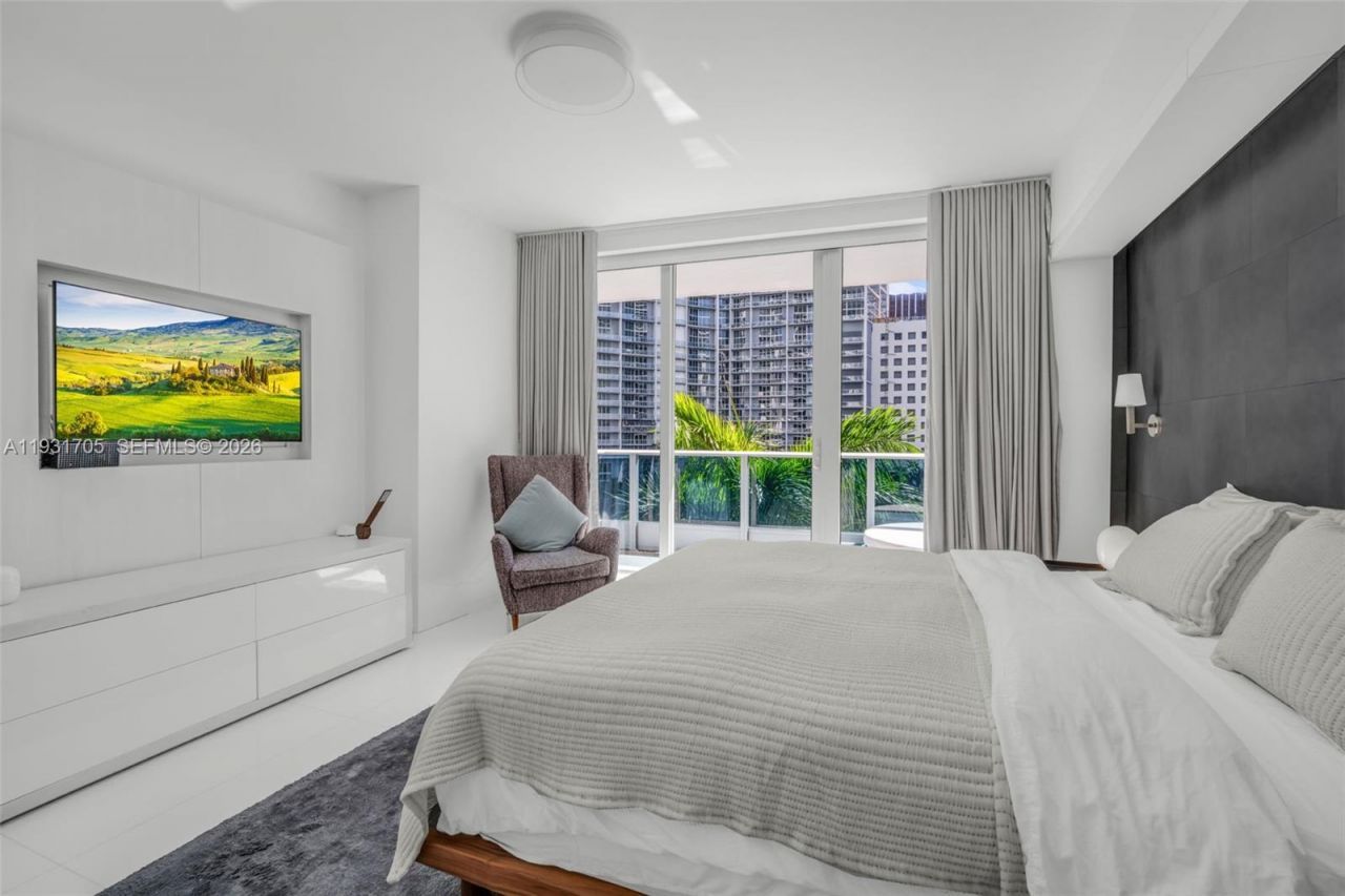 200 Biscayne Boulevard Way, Unit 309, Miami, FL 33131 Photo