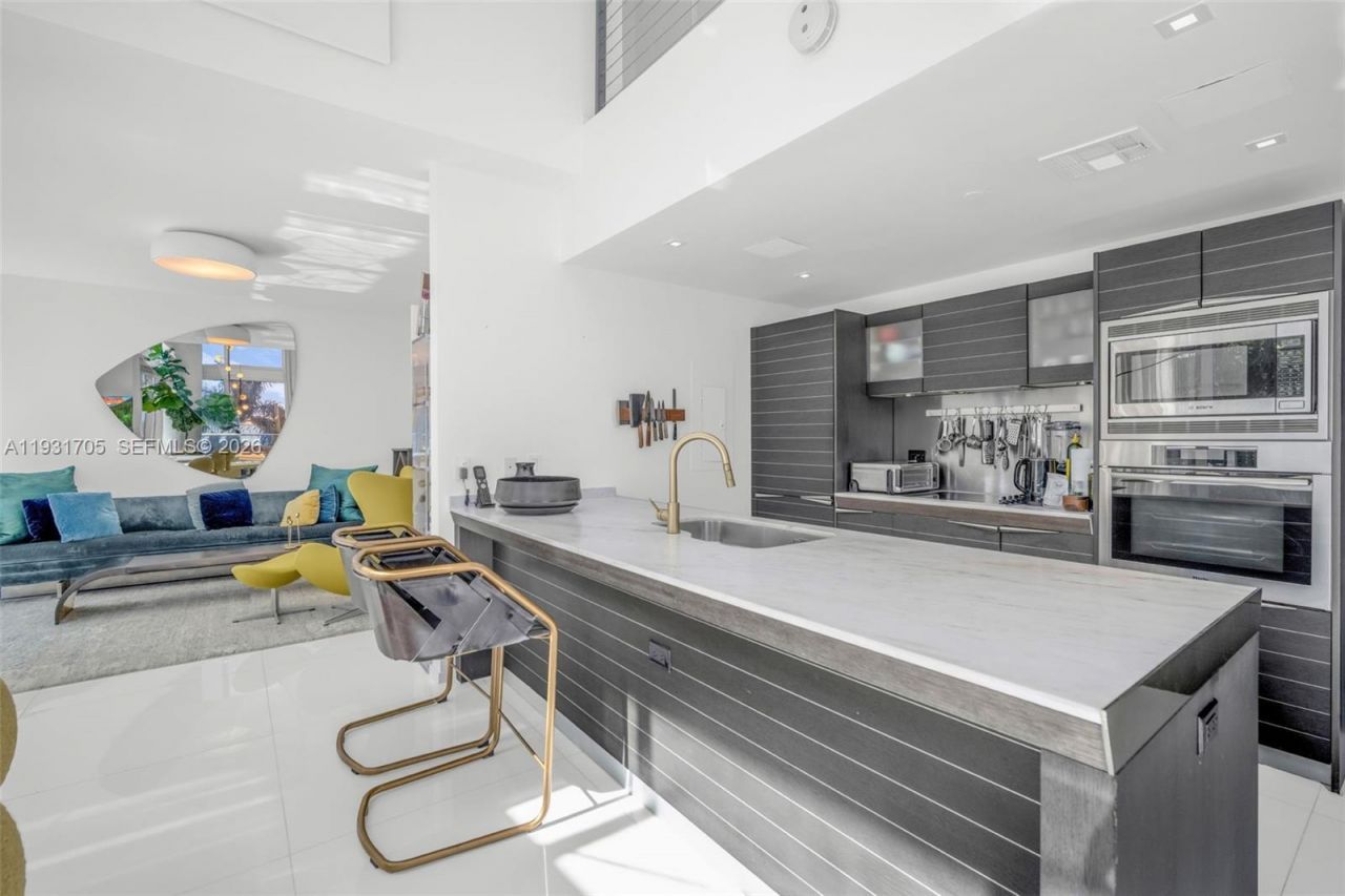 200 Biscayne Boulevard Way, Unit 309, Miami, FL 33131 Photo