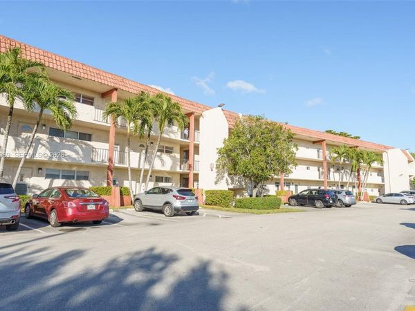 Unit 309, Pembroke Pines, FL 33025