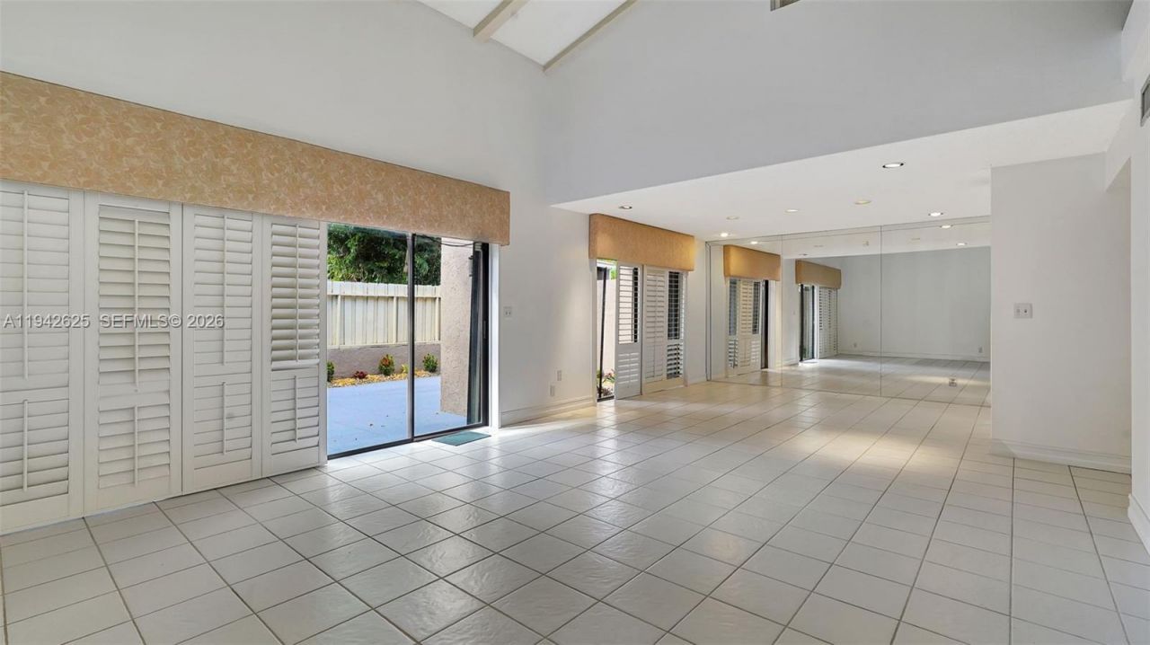 205 Dunwoody Ln , Unit 17-85, Hollywood, FL 33021 Photo