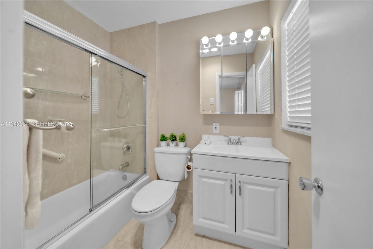 2400 S Ocean Dr, Unit 302, Hollywood, FL 33019 Photo