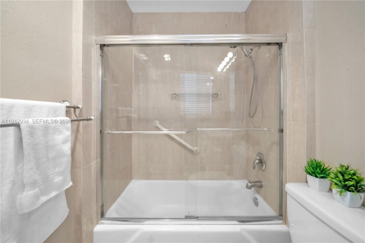 2400 S Ocean Dr, Unit 302, Hollywood, FL 33019 Photo