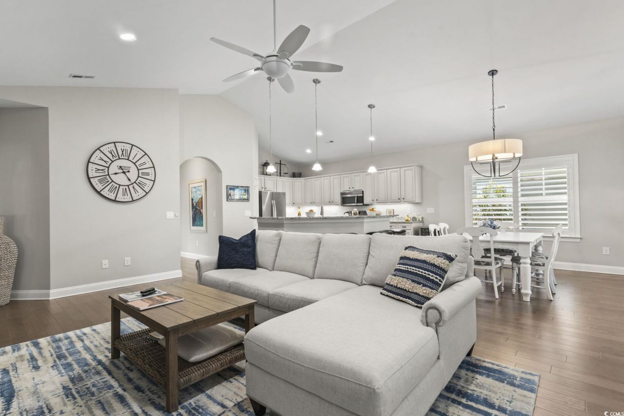 636 Elmwood Circle Photo 11