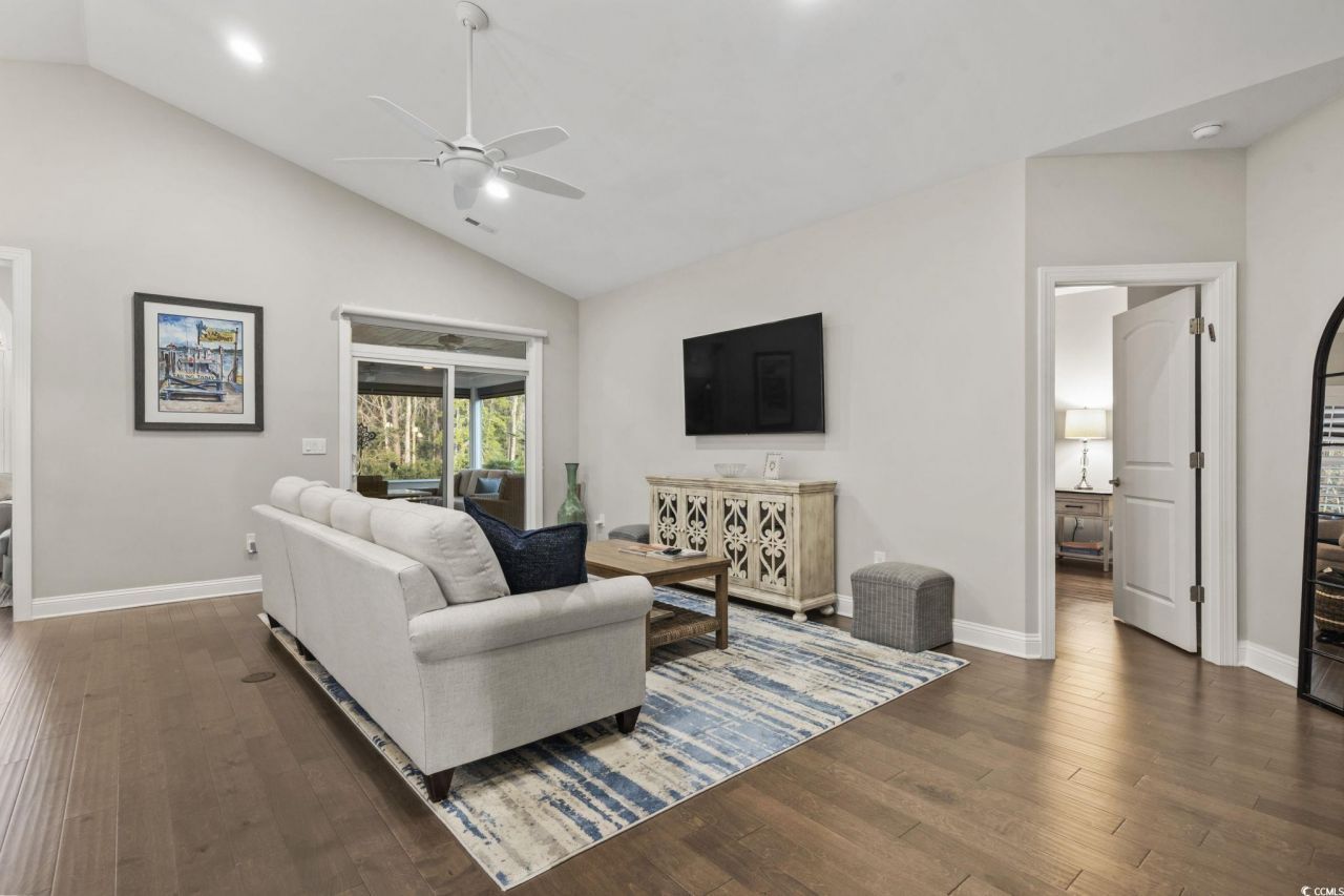 636 Elmwood Circle Photo 12