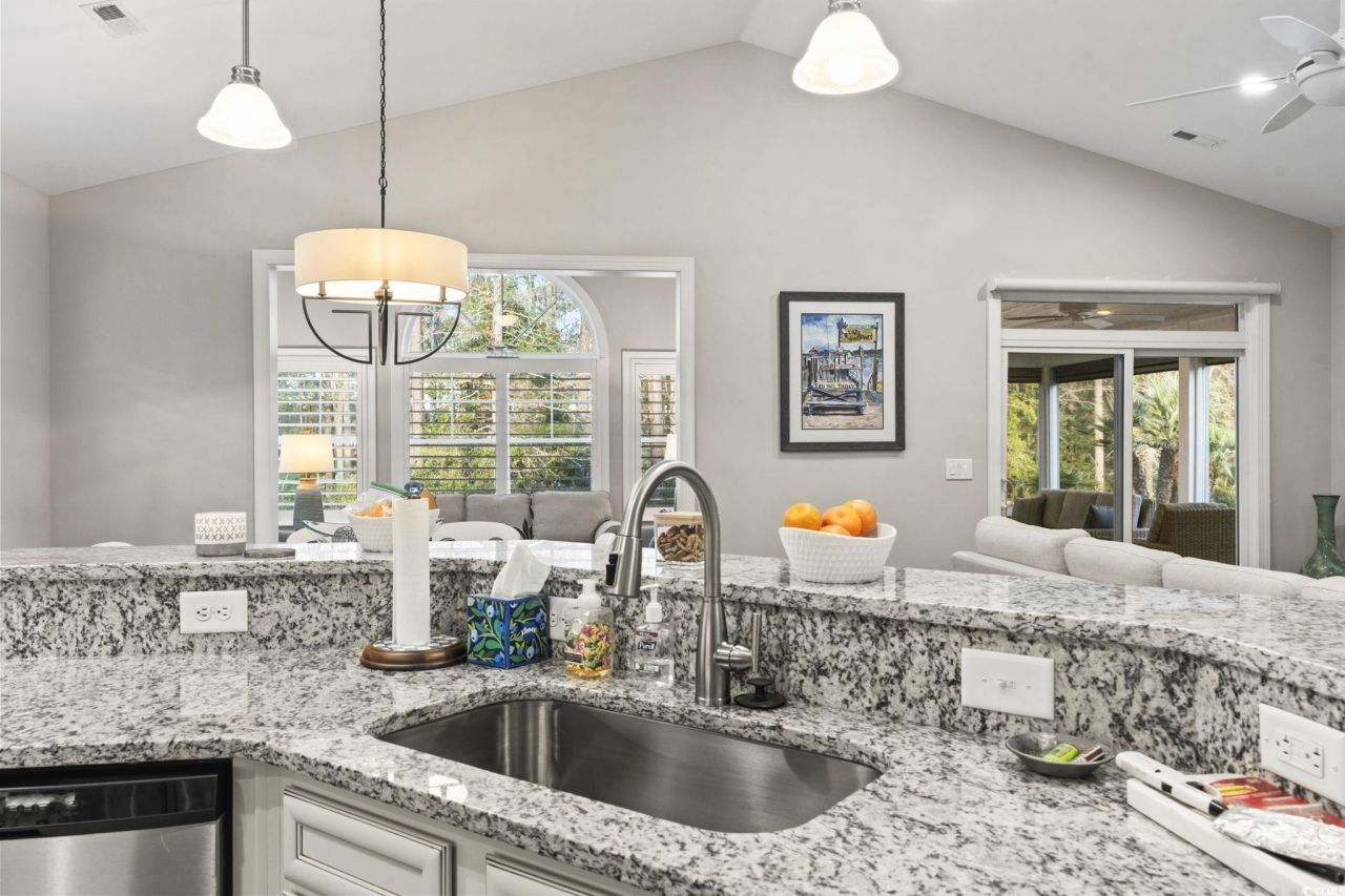 636 Elmwood Circle Photo 7