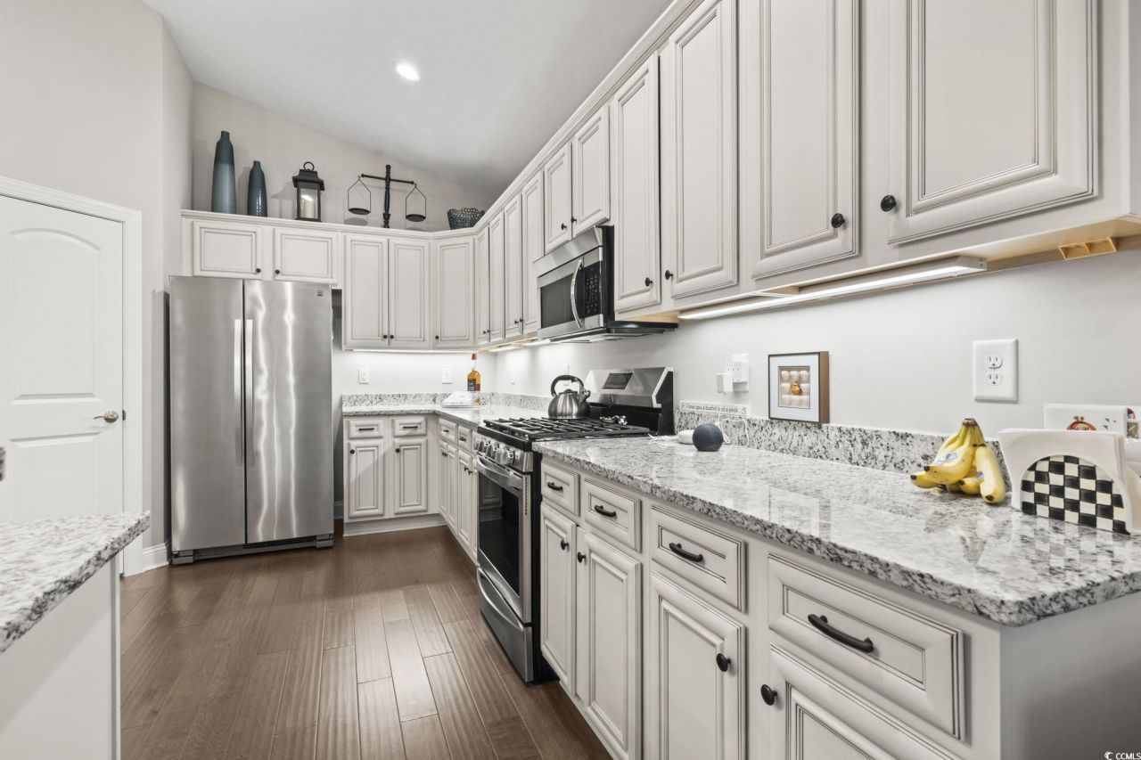 636 Elmwood Circle Photo 8