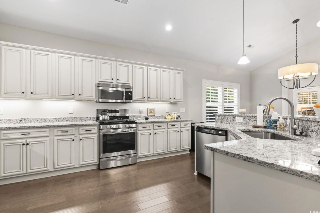 636 Elmwood Circle Photo 9