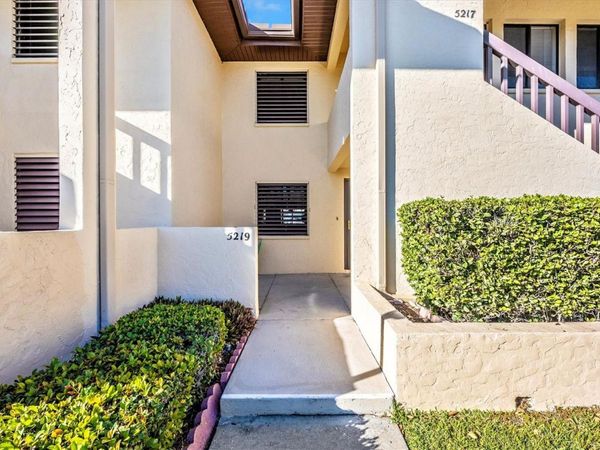 5219 LAKE VILLAGE DRIVE, Unit 21, SARASOTA, FL 34235