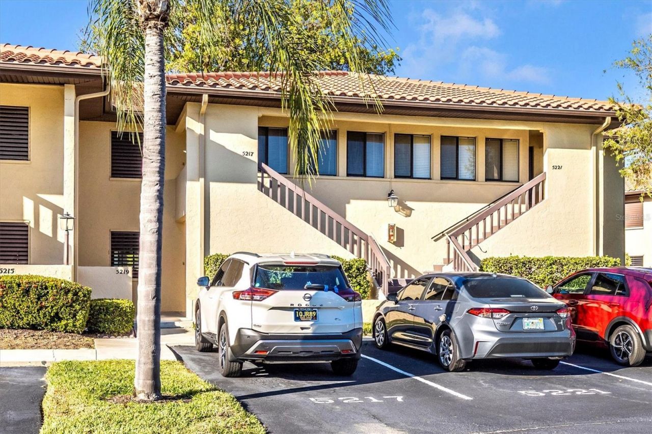 5219 Lake Village Drive, Unit 21, Sarasota, FL 34235 Photo