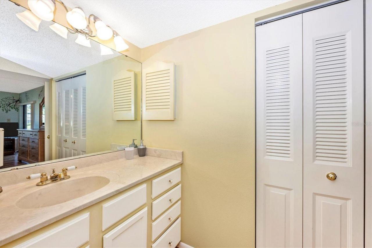 5219 Lake Village Drive, Unit 21, Sarasota, FL 34235 Photo