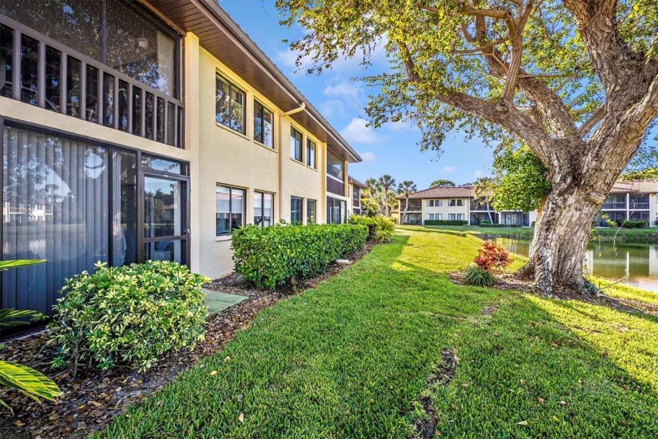 5219 Lake Village Drive, Unit 21, Sarasota, FL 34235 Photo